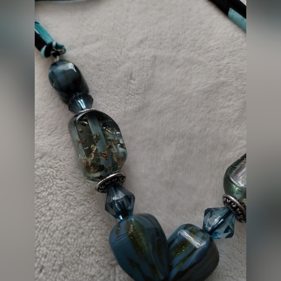 Kisses and hugs floral dress - Picture 4 of 7